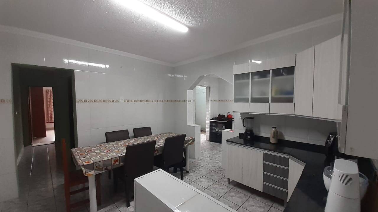 Casa à venda com 4 quartos, 124m² - Foto 1