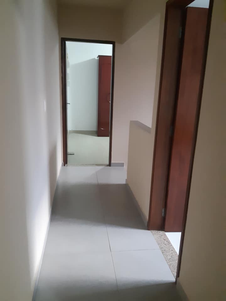 Casa à venda com 3 quartos, 206m² - Foto 9