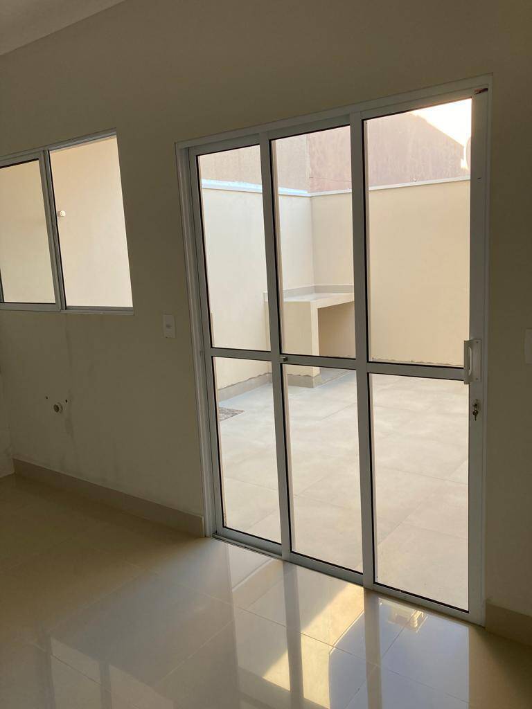 Casa à venda com 3 quartos, 150m² - Foto 3