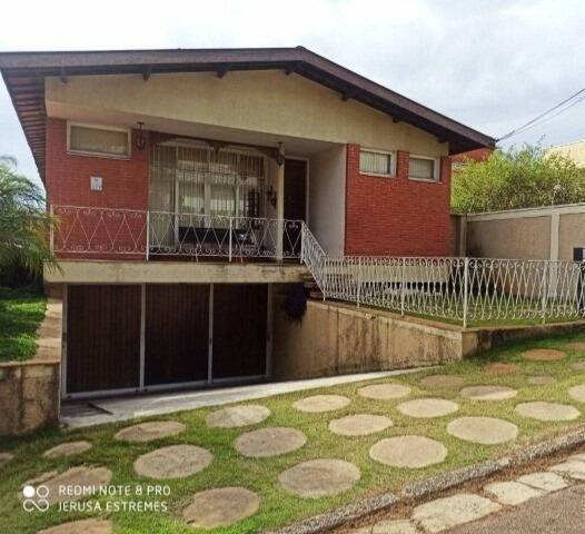 Casa à venda com 4 quartos, 334m² - Foto 1