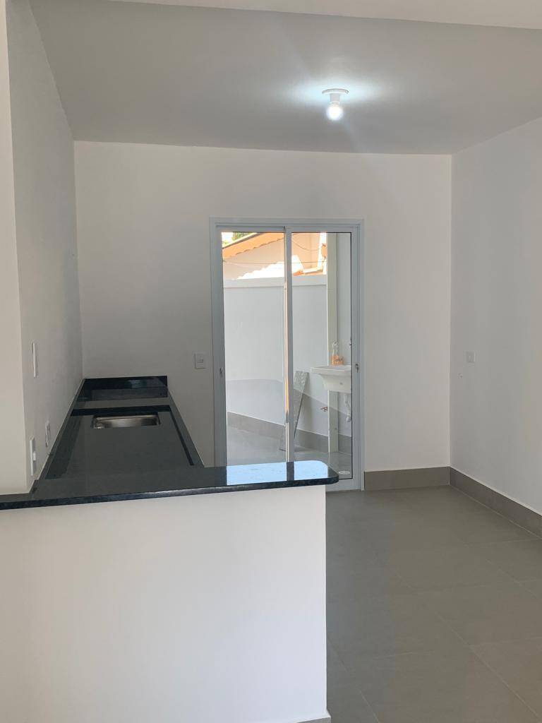 Casa à venda com 3 quartos, 110m² - Foto 4