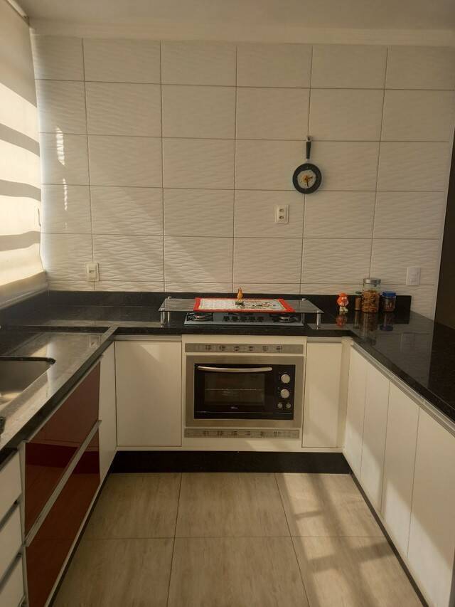 Apartamento à venda com 3 quartos, 200m² - Foto 3