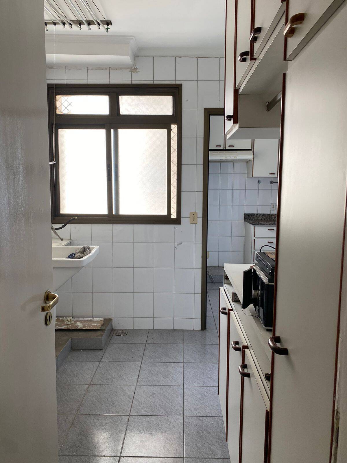 Apartamento à venda com 3 quartos, 112m² - Foto 3